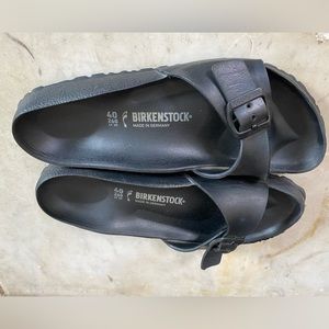 Barely worn Birkenstock sandals. Black size European 40